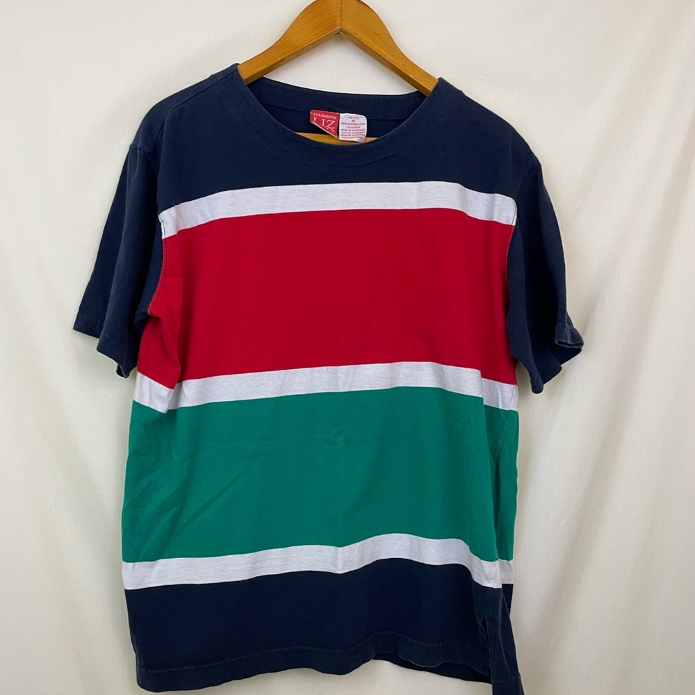 Vintage Liz Claiborne tee 
#colorblock #vintage #lizclaiborne #streetwear #90s
